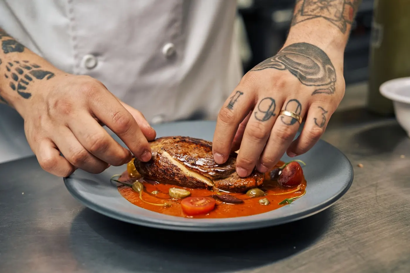 Le mani in cucina, all’impiattamento